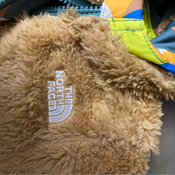 The North Face Multicolor Patterned/Furry Baby Boy Reversible Jacket Size 0-3 M - Picture 8 of 8